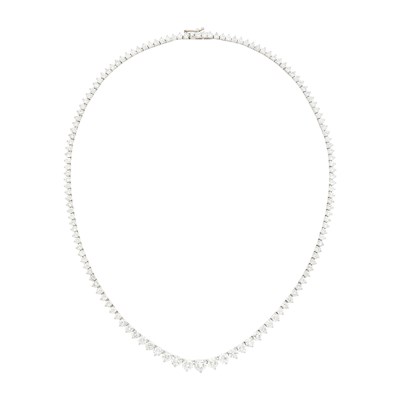 Lot 32 - White Gold and Diamond Necklace
