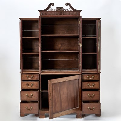 Lot 185 - George III Mahogany Breakfront
