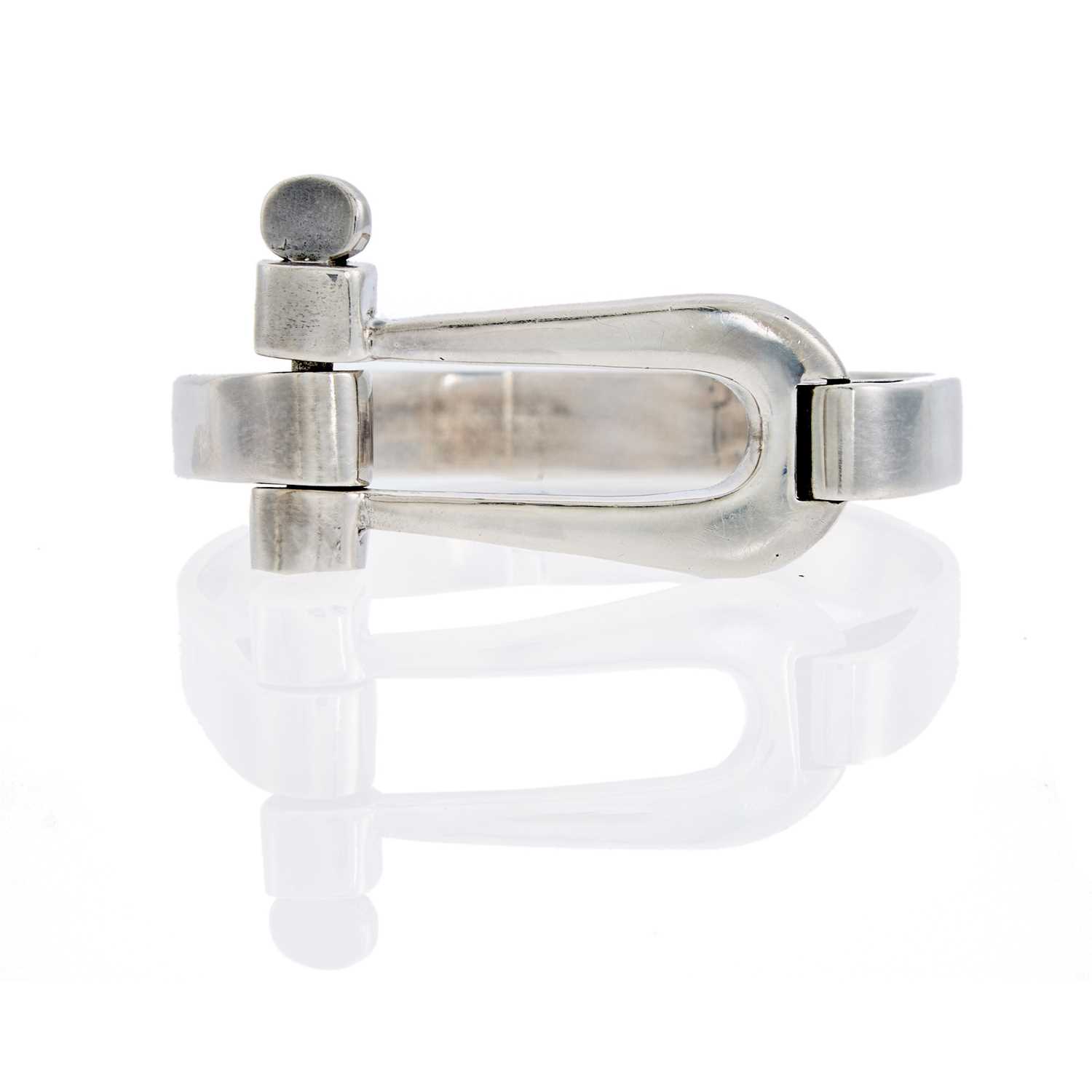 Lot 1090 - Gucci Sterling Silver Link Bangle Bracelet