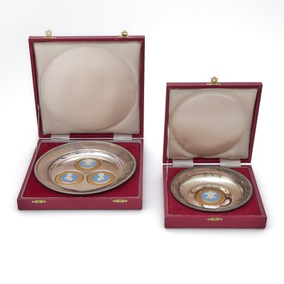 Lot 3241 - Two Cased Wedgwood Silver Plated Royal Wedding Commemorative Plates