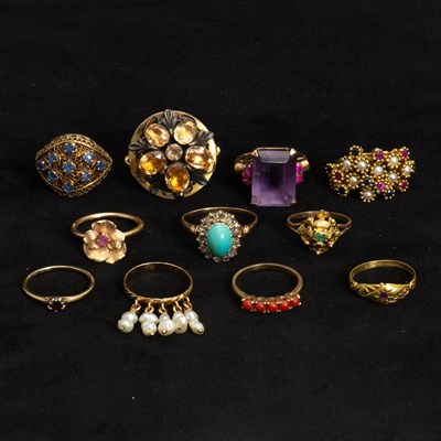 Lot 329 - Group of Gold and Gem-Set Rings