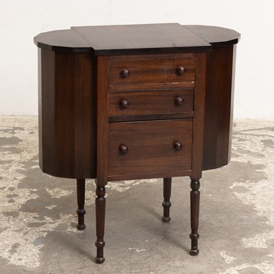 Lot 186 - Mahogany Sewing Table
