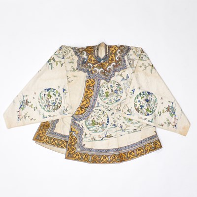 Lot 103 - A Finely-Crafted Chinese Embroidered Silk Lady's Jacket