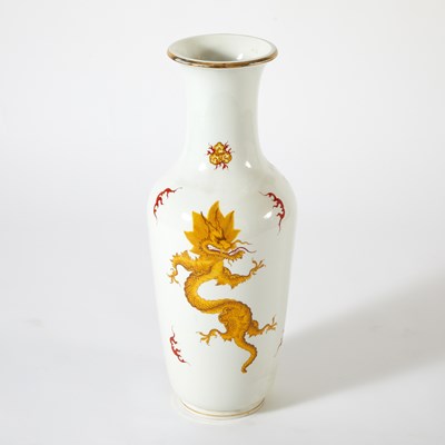 Lot 258 - Large Meissen Porcelain 'Yellow Dragon' Vase