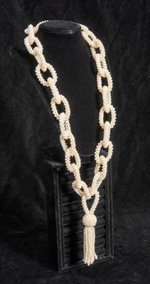 Lot 256 - Faux Pearl Chain-Link Necklace