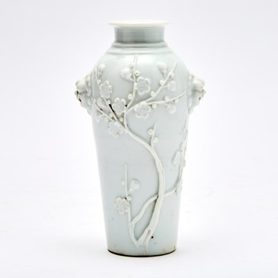 Lot 535 - A Chinese Dehua Porcelain Vase