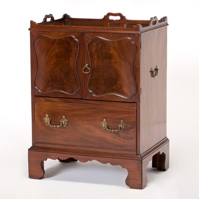 Lot 456 - George III Mahogany Commode