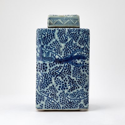 Lot 177 - Chinese Blue and White Porcelain Cannister