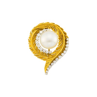 Lot 93 - McTeigue Gold, Platinum, South Sea Cultured Pearl and Diamond Brooch