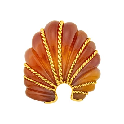 Lot 137 - Seaman Schepps Gold and Carved Carnelian Shell Clip-Brooch