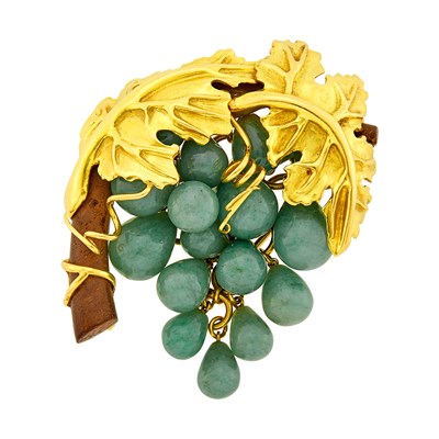 Lot 21 - Seaman Schepps Gold, Aventurine Quartz Bead and Wood Grape Bunch Clip-Brooch
