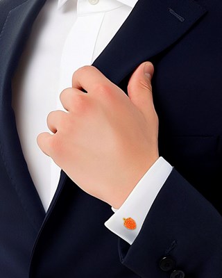 Lot 6 - Verdura Pair of Gold and Coral Strawberry Cufflinks