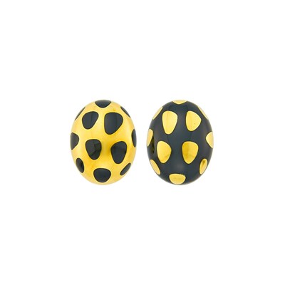 Lot 7 - Tiffany & Co. Pair of Gold and Black Jade 'Positive Negative' Earrings