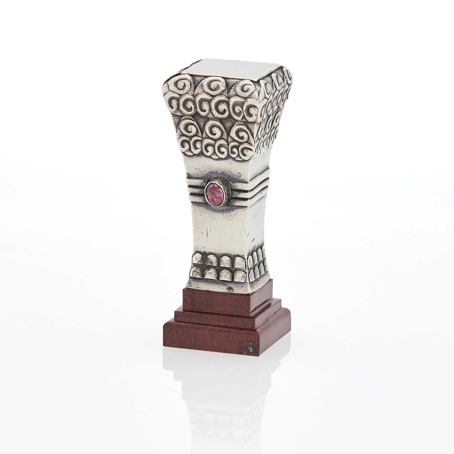 Lot 112 - Fabergé Silver and Jasper Hand Seal