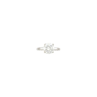 Lot 1072 - Platinum and Diamond Ring