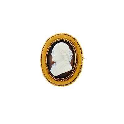 Lot 1171 - Antique Gold and Agate Cameo Brooch