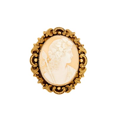 Lot 1178 - Antique Gold and Shell Cameo Brooch