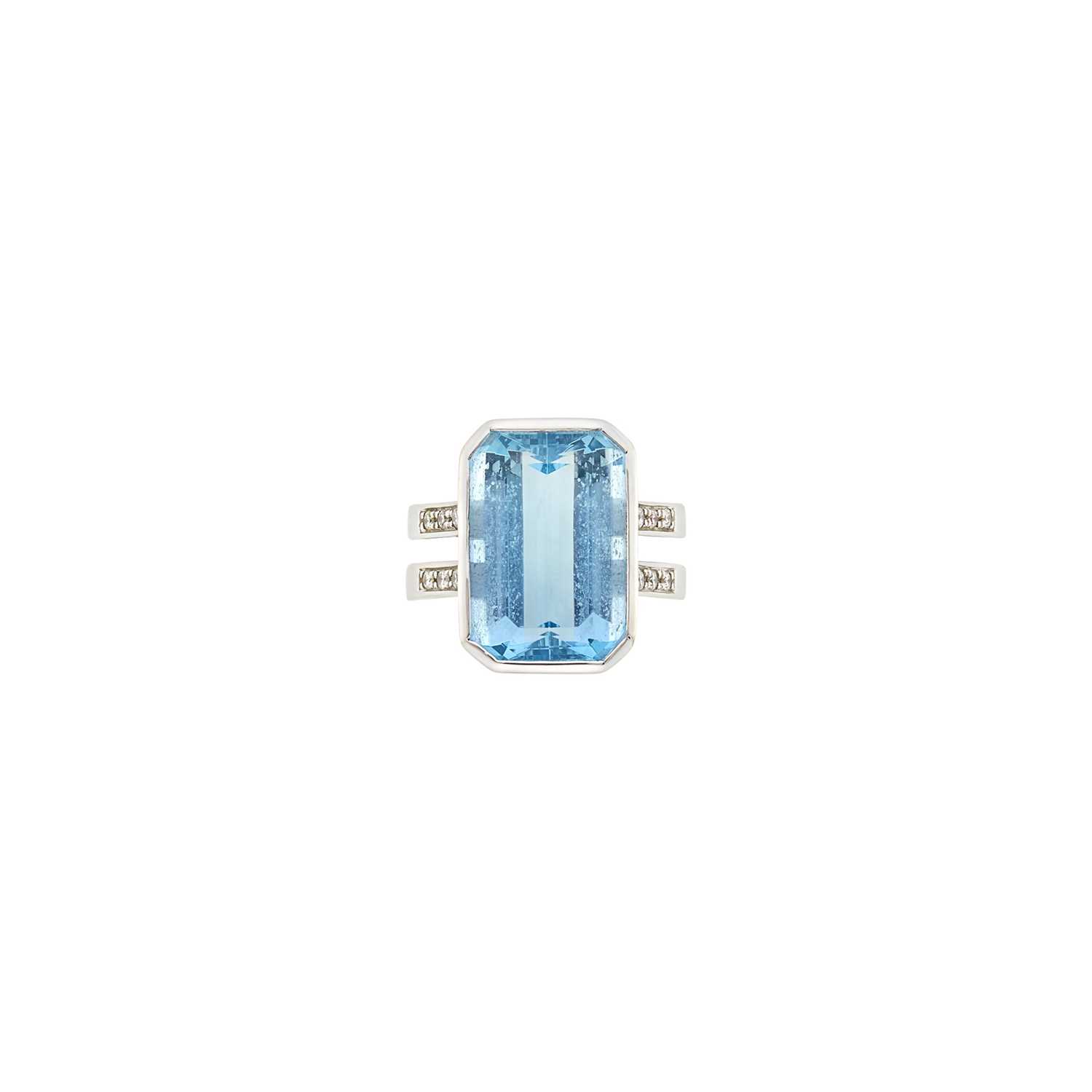 Lot 36 - H. Stern White Gold, Aquamarine and Diamond Ring