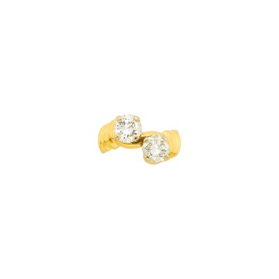 Lot 25 - Gold and Diamond Ring