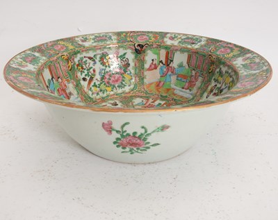 Lot 4 - Famille Rose Chinese Export Porcelain Bowl