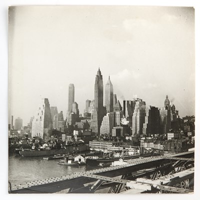 Lot 371 - A group of striking New York Cityscape photographs