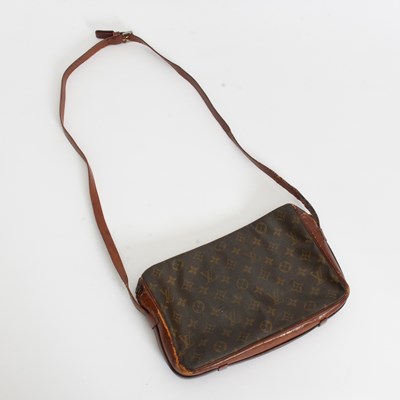 Lot 204 - Louis Vuitton Leather Travel Pouch