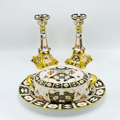 Lot 1200 - Group of Royal Crown Derby Table Articles