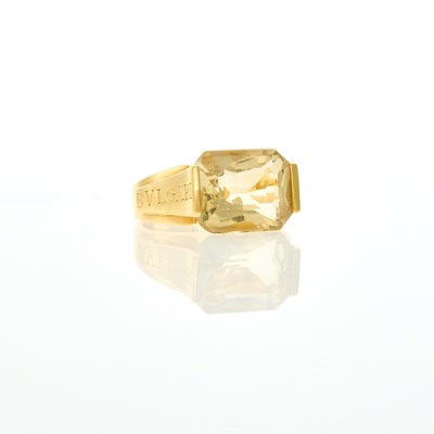 Lot 2091 - Gold and Citrine Ring