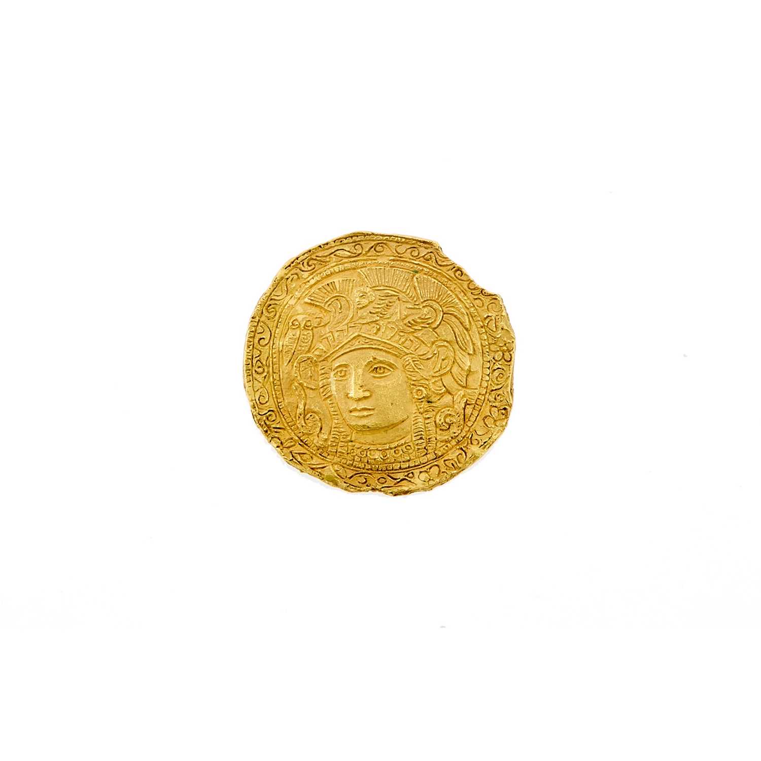 Lot 1074 - Gold Medallion Brooch