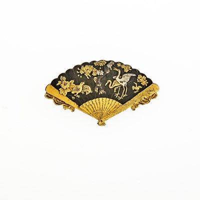 Lot 1169 - Antique Silver-Gilt and Niello Shakudo Fan Brooch