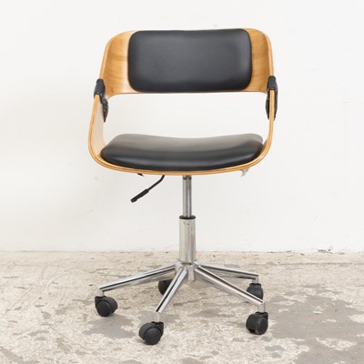 Lot 130 - Modern Desk Chair