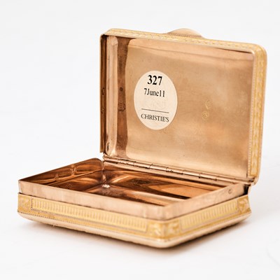 Lot 383 - A French Gold Snuff Box