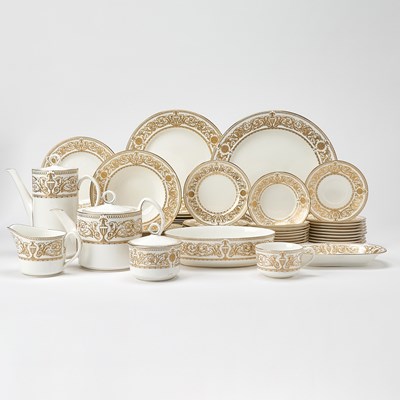 Lot 3071 - Royal Worcester Porcelain "Hyde Park "Pattern Part Dinner Service