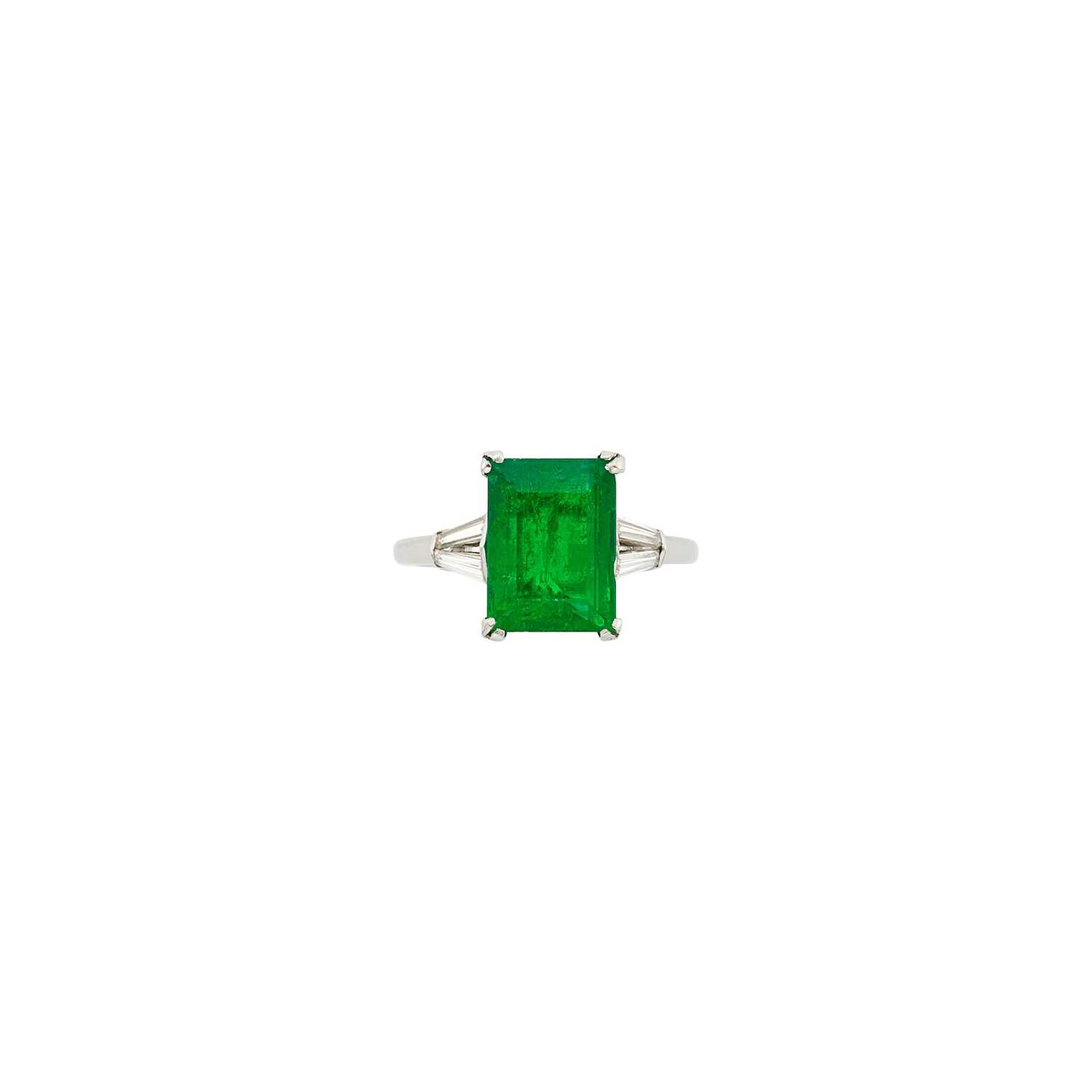 Lot 46 - Platinum, Emerald and Diamond Ring