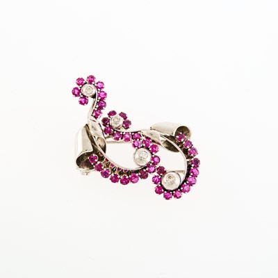 Lot 1225 - Retro Platinum and Ruby Clip-Brooch