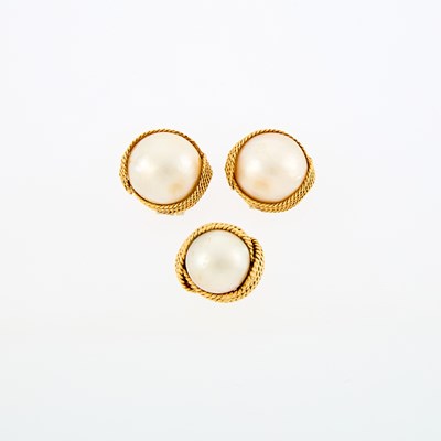 Lot 1057 - Gold and Mabé Pearl Ring and Pair of Earclips