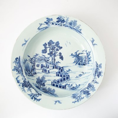 Lot 179 - A Chinese Blue and White Porcelain Basin