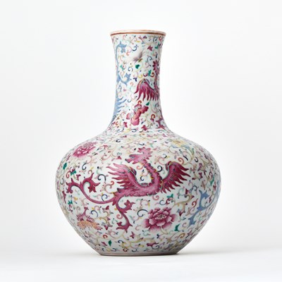 Lot 224 - A Chinese Famille Rose Porcelain Vase