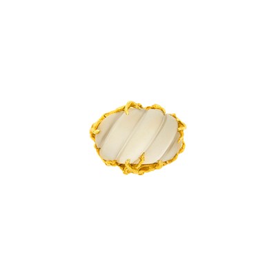 Lot 1106 - Arthur King Gold and Carved Frosted Rock Crystal Ring