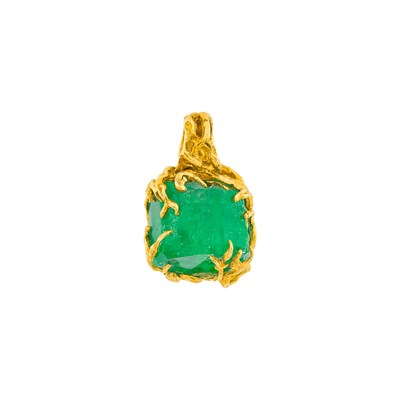 Lot 1108 - Arthur King Gold and Emerald Pendant