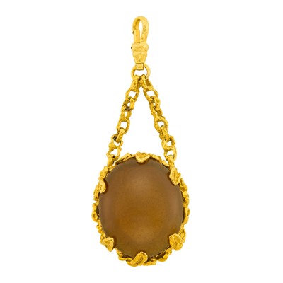 Lot 1103 - Attributed to Arthur King Gold and Brown Chalcedony Pendant