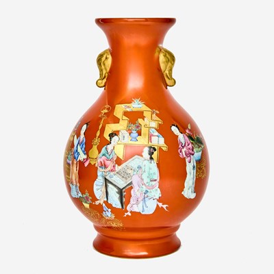 Lot 605 - A Chinese Enameled Porcelain Vase