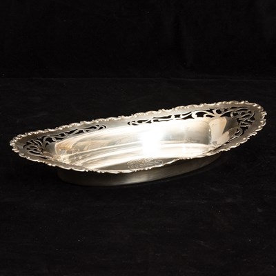 Lot 254 - Whiting Sterling Silver Bread Tray