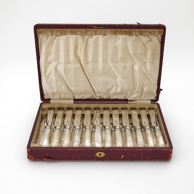 Lot 3244 - Cased Victorian Sterling Silver and Mother of Pearl Fruit Service