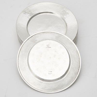 Lot 157 - Set of Twelve American Sterling Silver Bread Plates