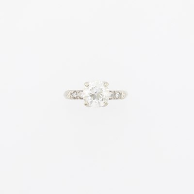 Lot 2082 - White Gold and Diamond Ring