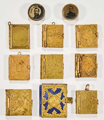 Lot 296 - Collection of Civil War photo lockets and buttons