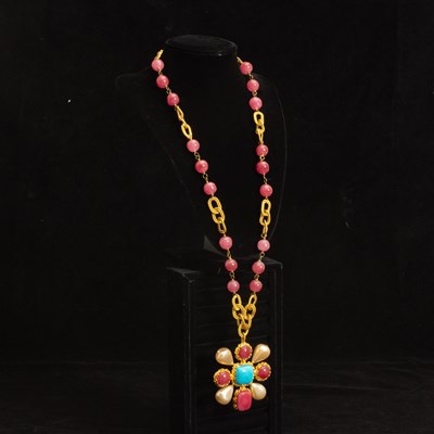 Lot 269 - Chanel Beaded Gilt Metal Pendant Necklace