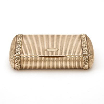 Lot 525 - Continental 14 KT Gold Snuff Box