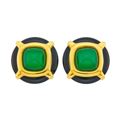 Lot 8 - Aldo Cipullo for Cartier Pair of Gold, Green Chrysoprase and Black Onyx Earclips